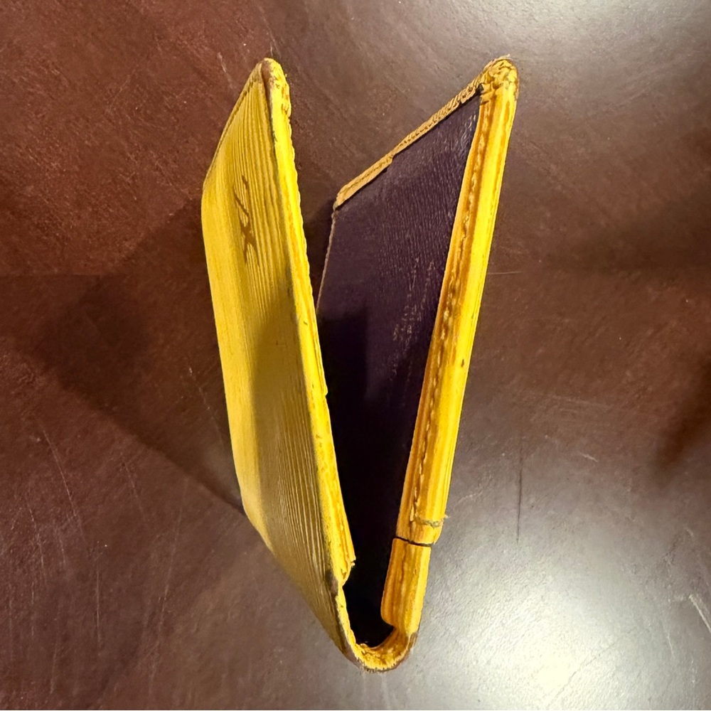 Louis Vuitton Vintage Epi Card Holder - Picture 6 of 13